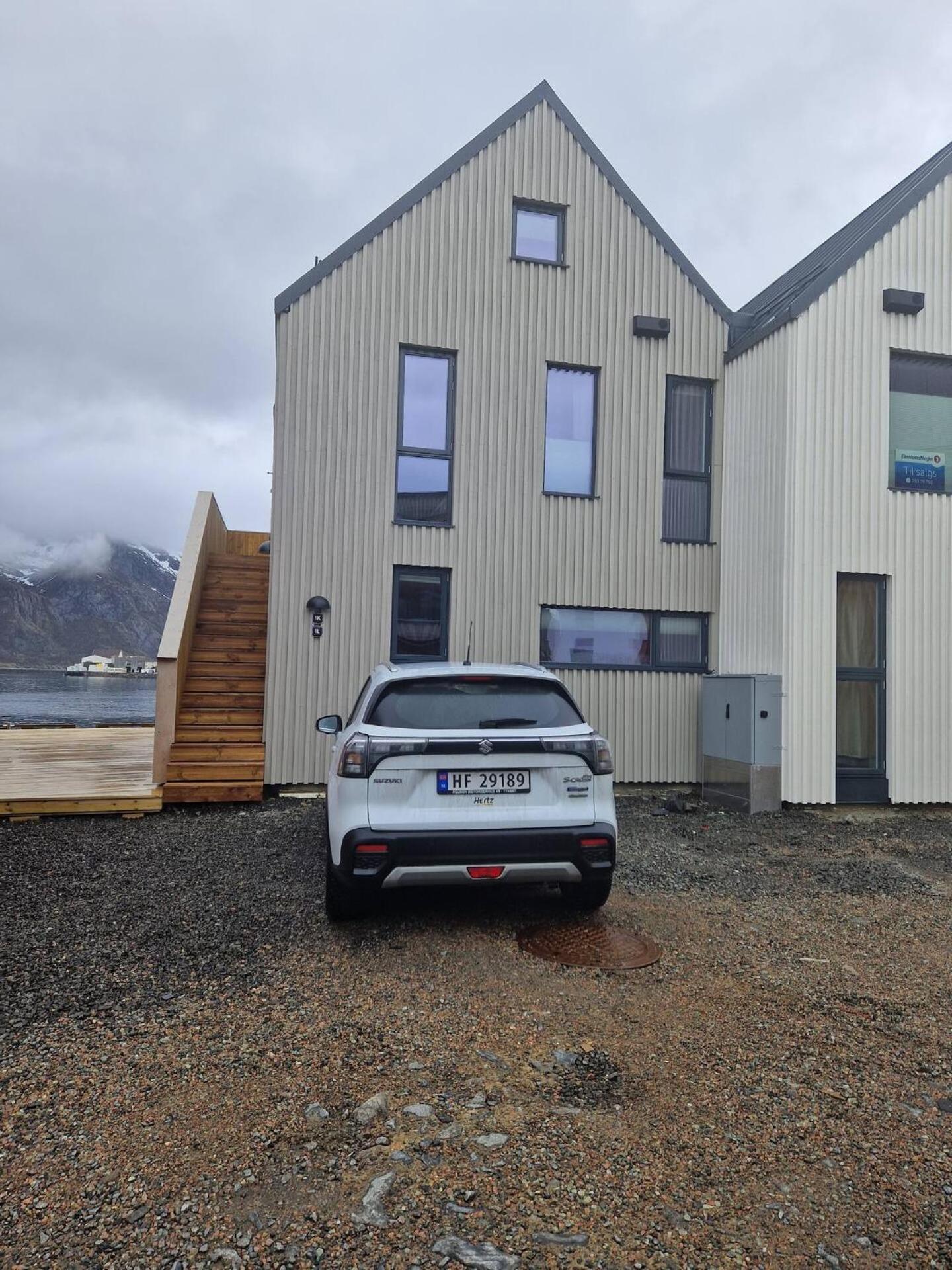 Seafront Apartment Henningsvaer Exterior photo